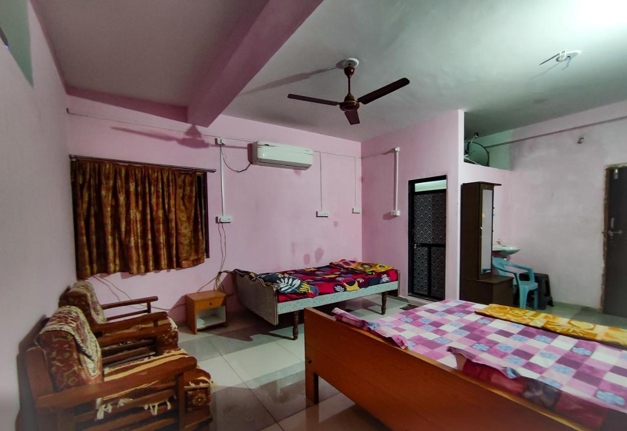 Krishna Homestay Garudeshwar Exterior photo