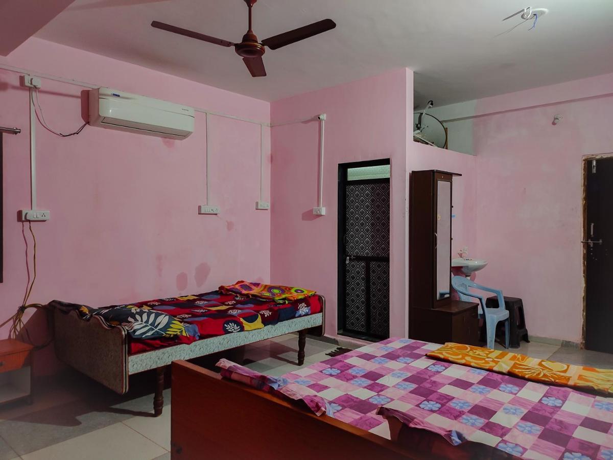 Krishna Homestay Garudeshwar Exterior photo